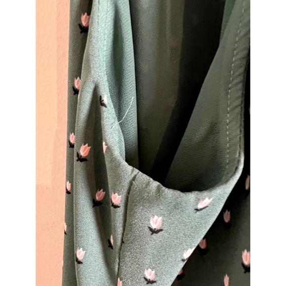 LOFT Petites Green Flower Print Spaghetti Strap Blouse with Vanity Button - Picture 10 of 16